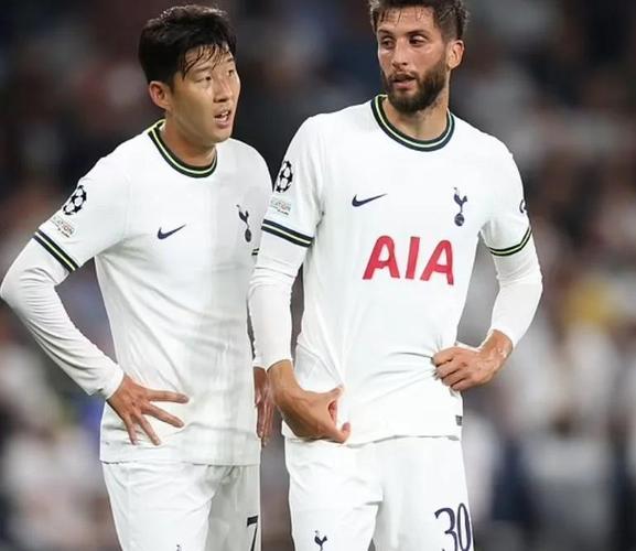 官方：热刺与本坦库尔签下新的长期合同