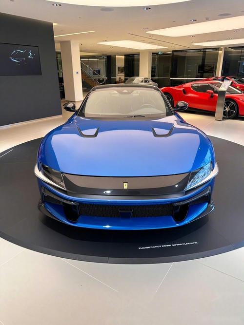 依旧法拉利！伊布社媒再晒爱车为自己庆生：祝兹拉坦生日快乐