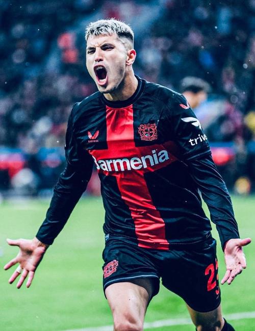 帕拉西奥斯:很高兴与勒沃库森续约,准备以更强姿态回归