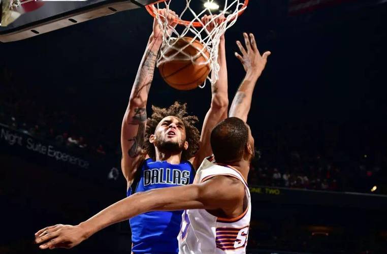 莱夫利:不刻意外线出手 但若每场进2-3个三分并抢很多板那会很棒