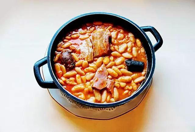 这是啥菜？恩里克：我喜欢吃妈妈做的“阿斯图里亚斯乱炖”