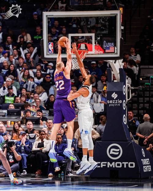 华子康利兰德尔缺阵!季前赛对阵掘金:戈贝尔&迪文&迪林厄姆先发