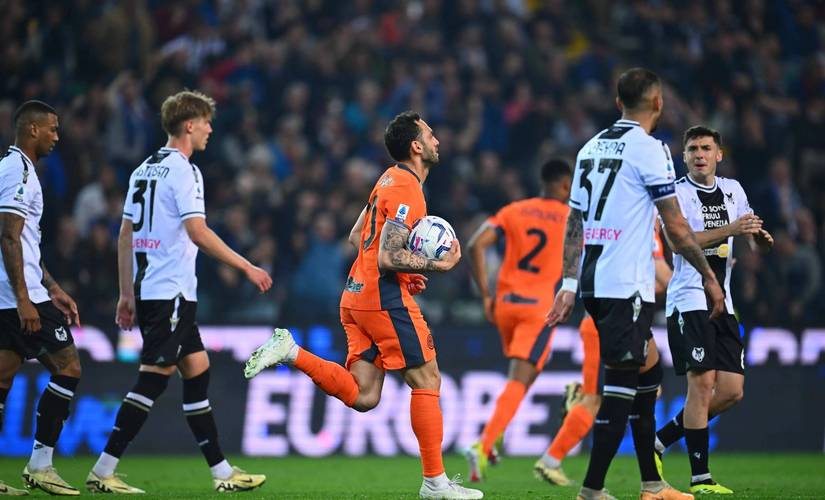 登顶积分榜首，罗马赛季前三个意甲客场全胜，队史第四次做到