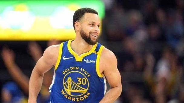 赛斯-库里:来勇士除了我爸 其他家人都很开心 一场比赛能看我俩