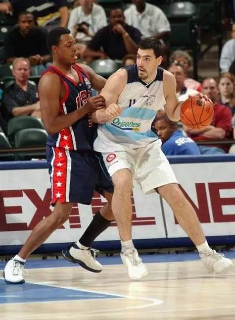 皮尔斯:男女相处时性的作用占了7-9分 7年之痒是在所难免的