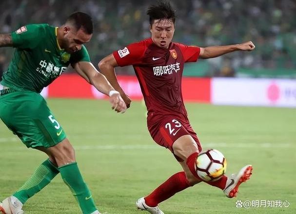 津媒:津门虎医务组抓紧时间对巴顿、谢维军治疗,效果还不错