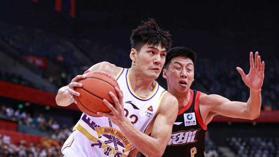 敢打敢拼！陈国豪面对马刺6中3砍下13分 3前场板&罚球7中6