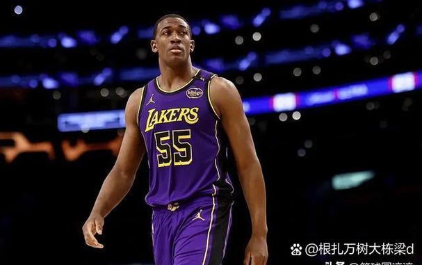 杰伦-布朗:季前赛首战要在防守端奠定基调 加快比赛节奏全力以赴