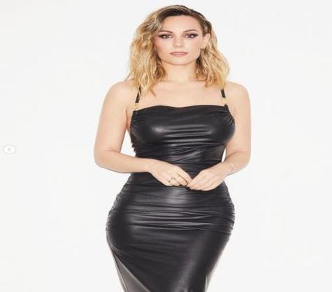 单身勿入！克莱女友更新社媒狂撒狗粮：我的宝贝 我的宝贝💋