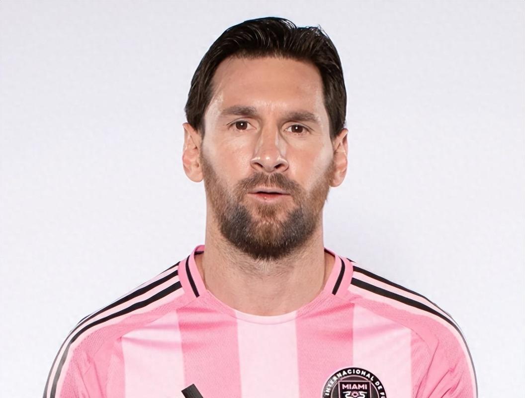 梅西新队友？TA：迈阿密国际接近签下28岁后卫雷吉隆，替代阿尔巴