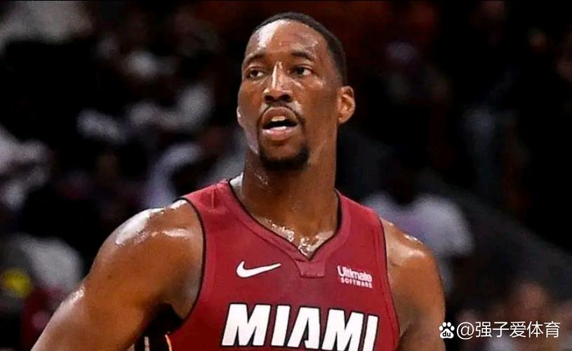 女强男弱?阿贾半场17+7+2帽 阿德巴约7中1仅4分4板