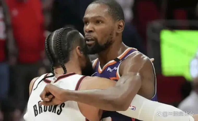 媒体人:杜兰特需要做的就是当好老大 带领好火箭这帮小兄弟
