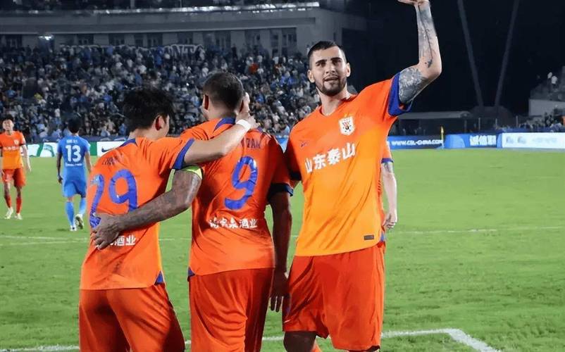 泽卡:泰山单场赢球奖8万美元,薪资可观且按时发,为何要离开?