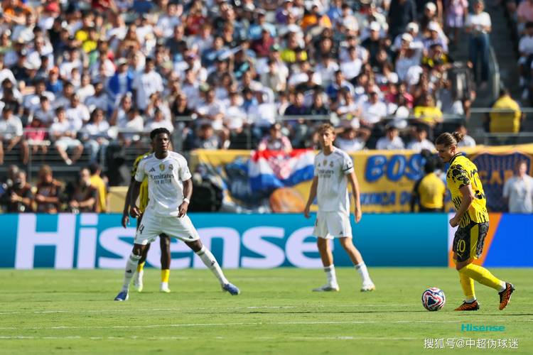 首秀献神扑，多纳鲁马曼市德比扑姆伯莫射门当选英超9月最佳扑救