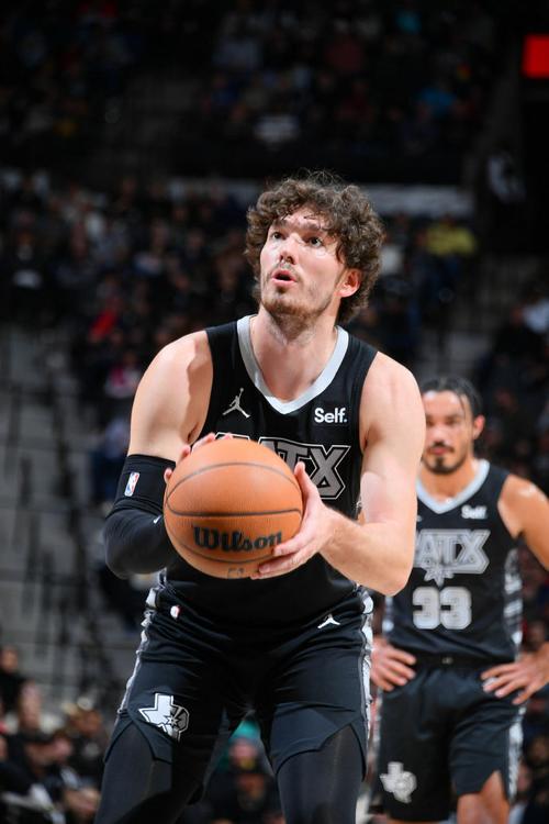 稀碎！爵士VS马刺全场共79次罚球 爵士37罚34中&马刺42罚33中