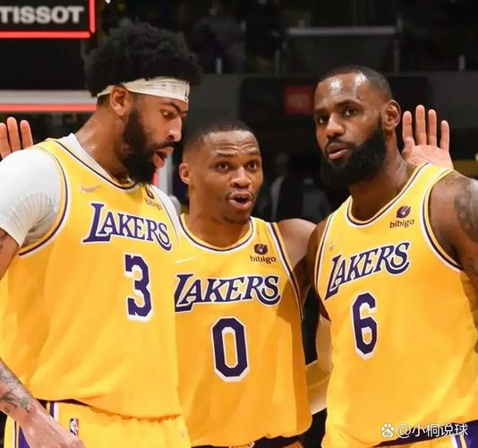 状态不错!凯尔登半场6中4拿到11分5板1助 正负值+16