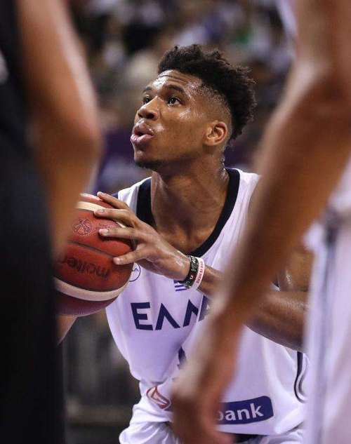 『吧友评选』🌟NBA新赛季第一大前锋：扬尼斯-阿德托昆博