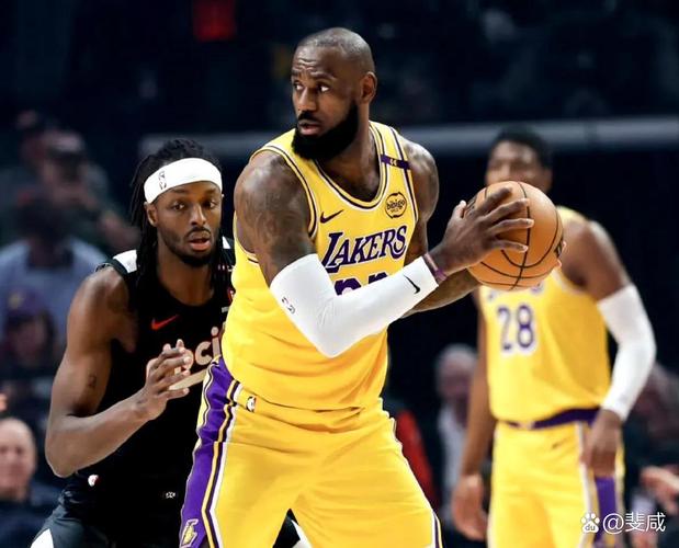 雷迪克:詹姆斯的伤确实比较棘手 他归队之前谁首发还是未知数