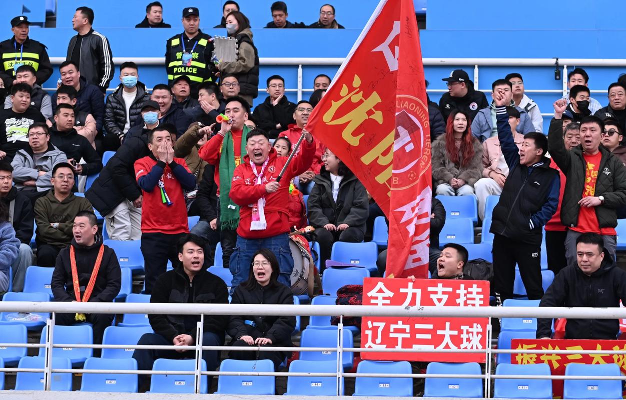 太强了!姆本扎鱼跃冲顶梅开二度26轮26球,辽宁铁人再度领先