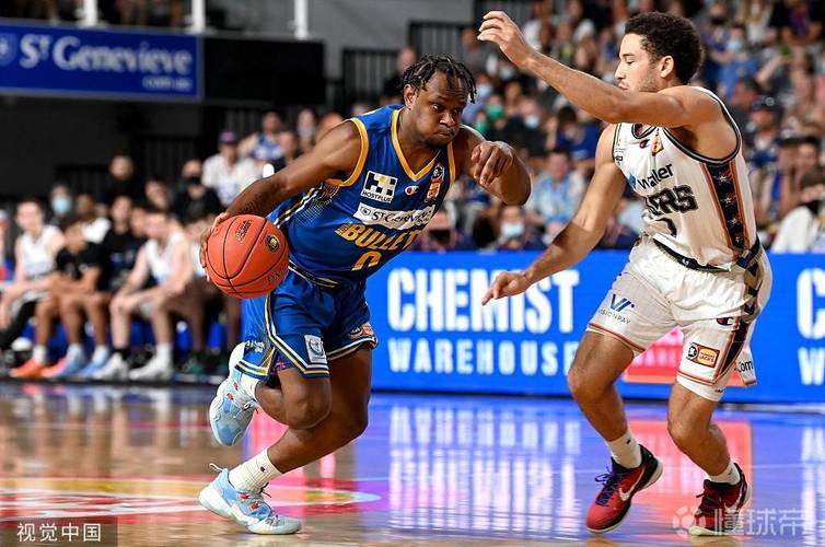 🖐️防守靠IQ！弗拉格鬼手神偷第一节单节已经送出了3记抢断！