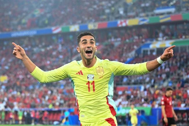 西班牙足协官方:为国家队出战50场,祝贺费兰-托雷斯!