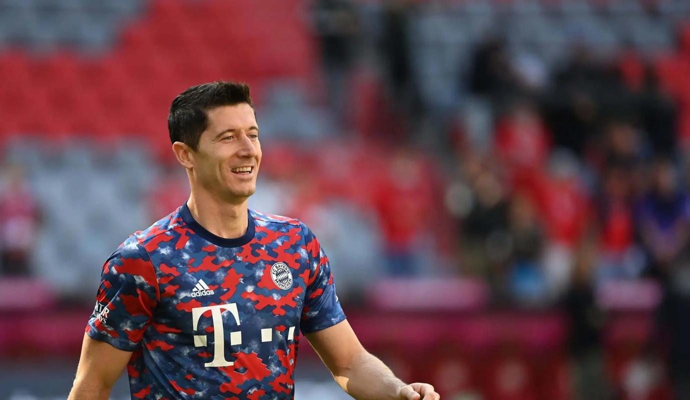 续约成疑!法尔克:于帕得知阿芳签字费后,问:那我的签字费呢?