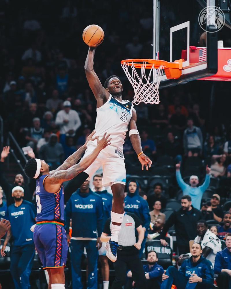 华子更多承担持球防守任务!芬奇:能一定程度上减少麦丹犯规麻烦