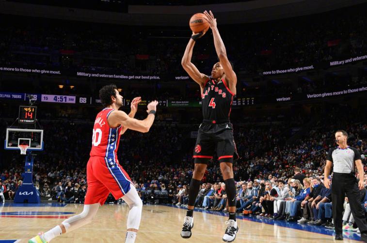 手感一般但全能!斯科蒂-巴恩斯11中3拿到10分12板4助3断