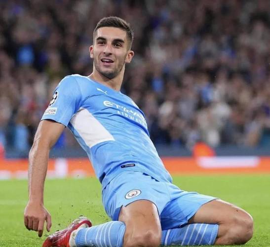 巴萨官方:费兰-托雷斯左腿肌肉超负荷但未损伤,无需休战