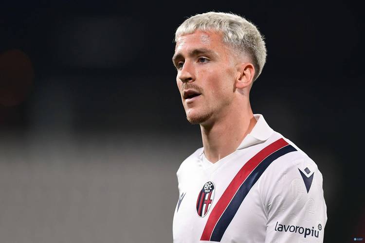 慢镜头:萨勒马科尔斯可能伤停1个月,米兰缺乏有效右边路替补