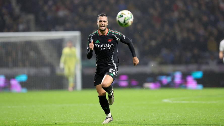 梅里诺本场比赛数据:2进球5关键传球+造点,评分10.0全场最高