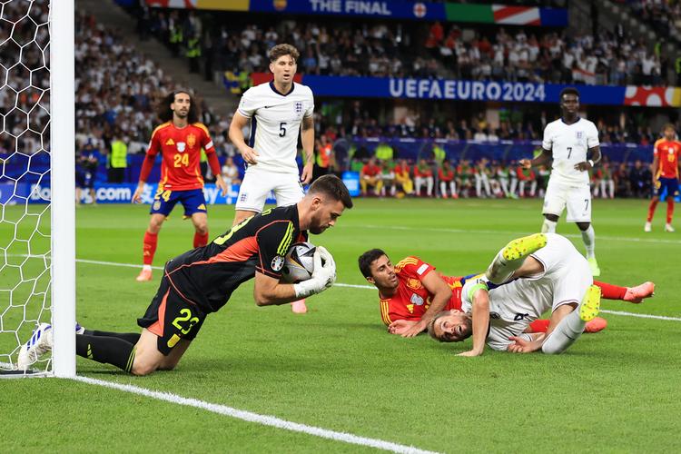 乌奈-西蒙：我们掌控了比赛并时刻保持警惕，上半场本可进更多球