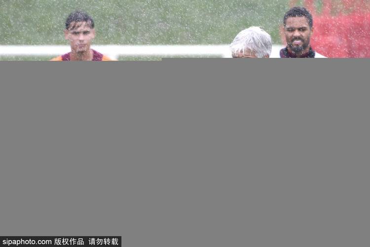 洛卡特利:我们都很清楚自己肩上的责任,加图索是很真实的人