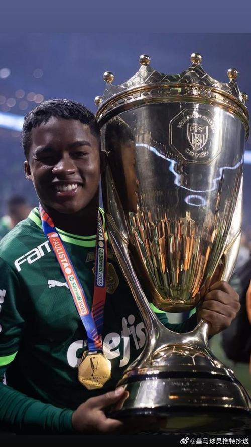 本赛季仍0出场!恩德里克国际比赛间歇与妻子去摩洛哥度假🏜️