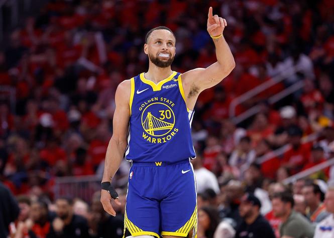 库里目前13罚12中 上赛季常规赛他单场罚球纪录是14次