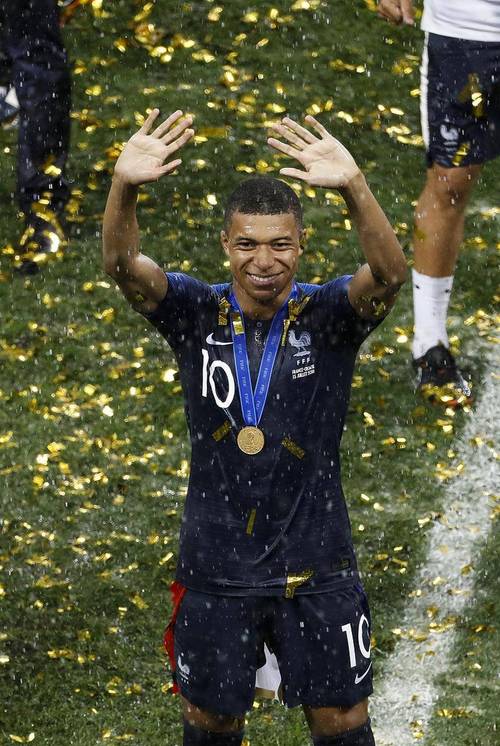 西甲本赛季运动战创造机会榜:佩德里、姆巴佩21次并列第一