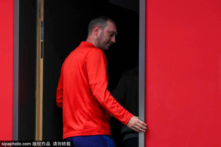 里肯:拜仁目前状态极佳,不过和他们比赛多特并非毫无胜算