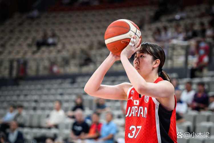 真未来之妞！汕头女高中生除了360拉杆上篮 还能抓筐和勉扣