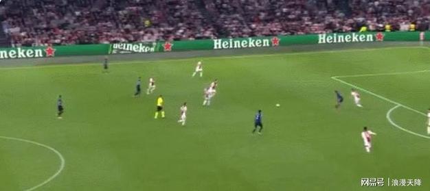 齐沃:皮奥上场后甚至踢了中场位置 阿坎吉不需要我来夸奖