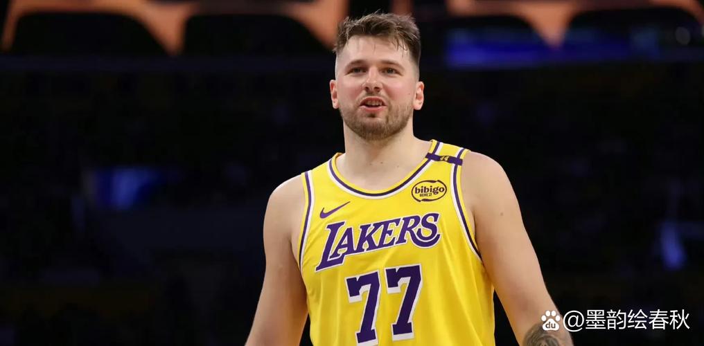 打嗨了！东契奇末节拒绝下场频频摇头高呼“NO”！最终难抗帅命！