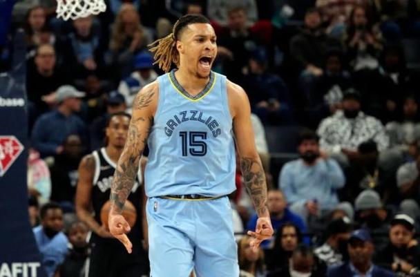 队记：加福德进行了无对抗训练&冲刺练习 揭幕战能否出战待定