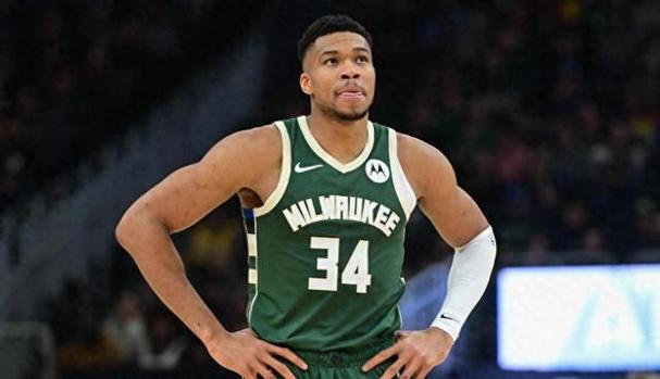 上个还是字母！雄鹿过去11年均参加选秀 但没和任何自家新秀续约