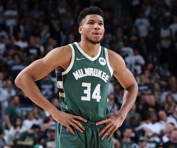 字母哥:雄鹿不是夺冠热门但会成为大麻烦 我们的配置很有威胁性