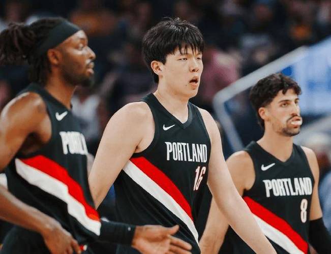 杨瀚森:夏普、卡马拉都是我的好兄弟 为他们拿到大合同感到开心