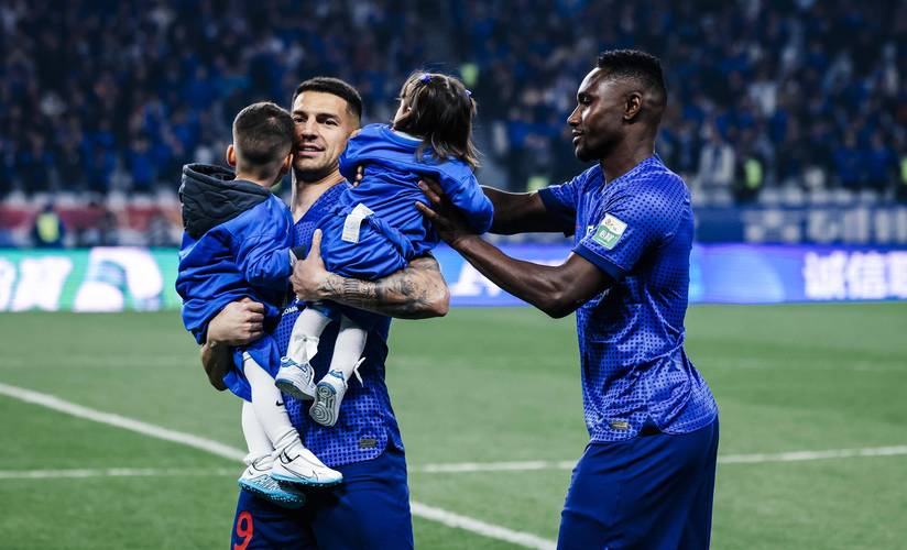 杀死比赛！马纳法献助攻，路易斯推射破门，申花2-0领先首尔