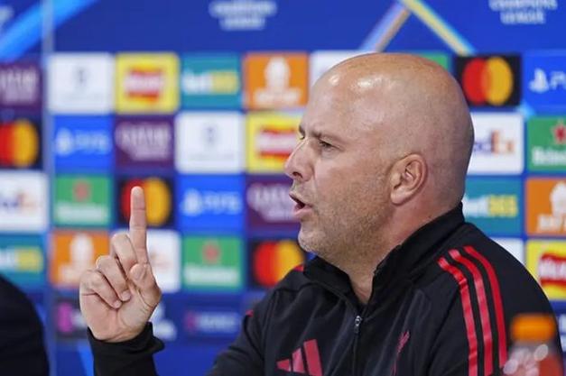 终结4连败!斯洛特:伊萨克刚来时几乎没训练 我们今天能压迫对手