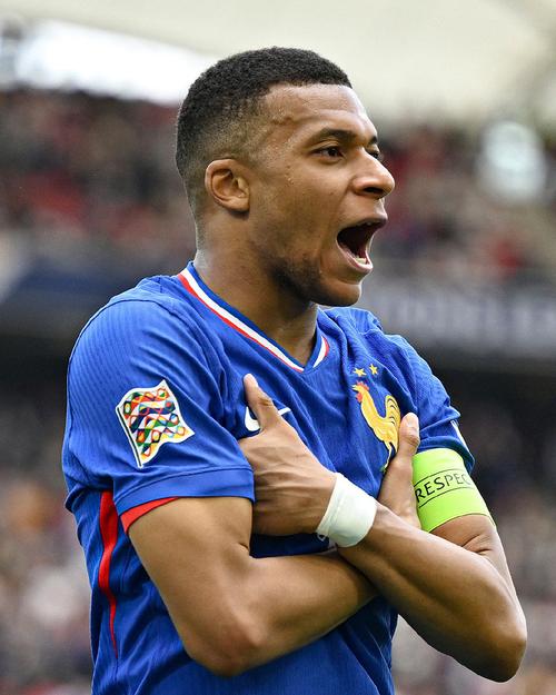 居莱尔：感觉到教练信任我所以充满信心，我和姆巴佩配合默契