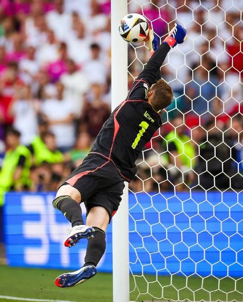 诺伊尔：可以看出我们在场上充满激情，我们要继续保持这样的状态