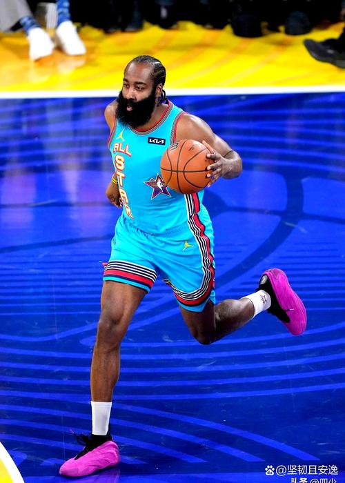 苦苦支撑！哈登半场9投5中拿到全队最高13分6助 正负值-24