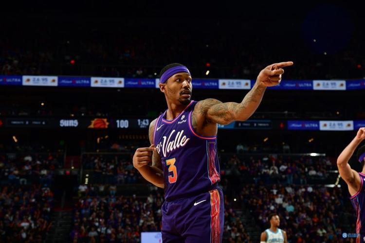 还是不好用！比尔5中2仅拿5分1板1断 4犯规